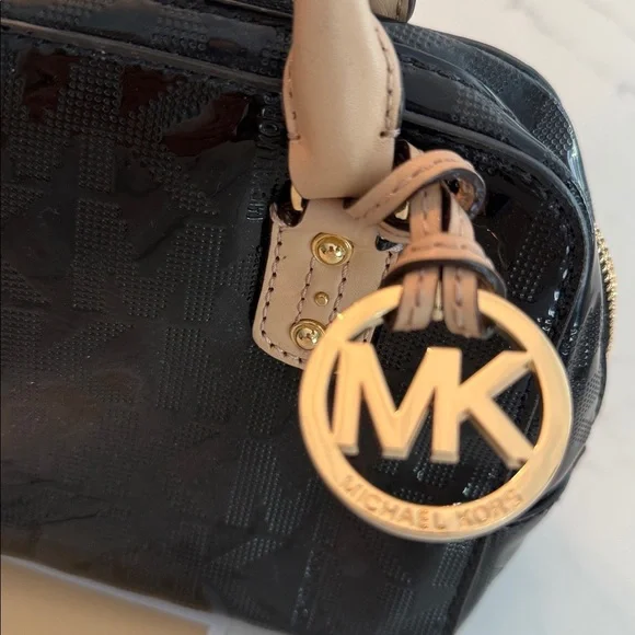 Michael Kors Black and Cream mini Satchel - Picture 2 of 8